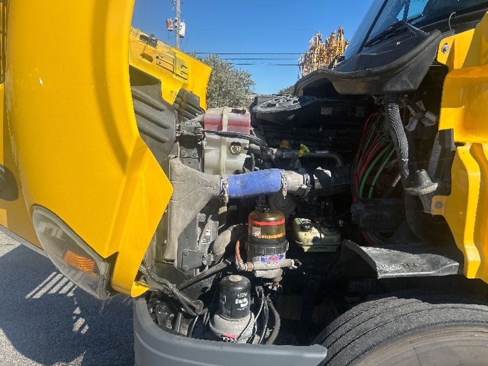 Day Cab Tractor-Heavy Duty Tractors-Freightliner-2019-Cascadia 11364ST-Medley-FL-487,495\n\t\tmiles-$ 27,750 - Image 15