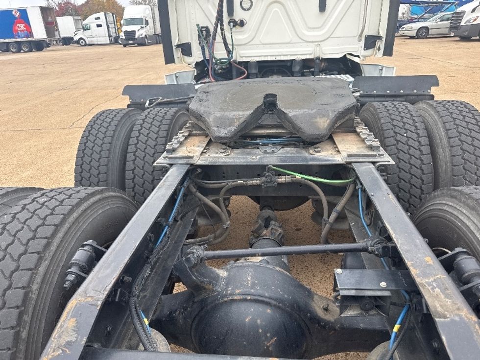 Day Cab Tractor-Heavy Duty Tractors-Freightliner-2019-Cascadia 11364ST-Memphis-TN-118,000\n\t\tmiles-$ 53,000 - Image 6