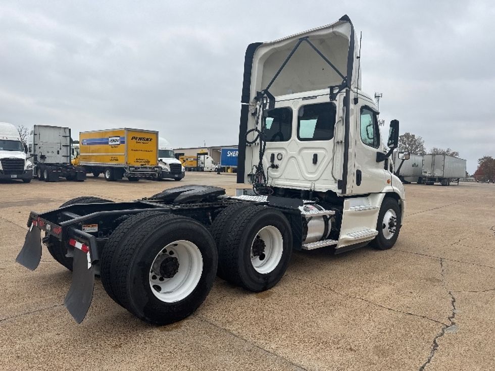 Day Cab Tractor-Heavy Duty Tractors-Freightliner-2019-Cascadia 11364ST-Memphis-TN-118,000\n\t\tmiles-$ 53,000 - Image 7