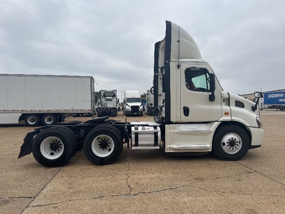 Day Cab Tractor-Heavy Duty Tractors-Freightliner-2019-Cascadia 11364ST-Memphis-TN-118,000\n\t\tmiles-$ 53,000 - Image 8