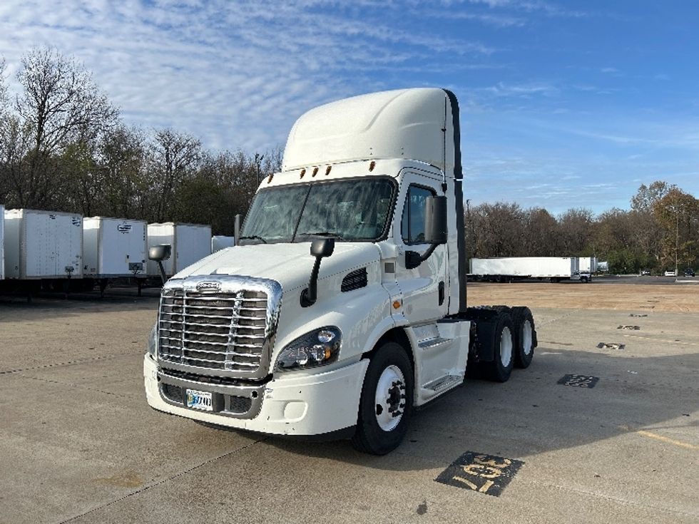 Day Cab Tractor-Heavy Duty Tractors-Freightliner-2019-Cascadia 11364ST-Memphis-TN-121,389\n\t\tmiles-$ 53,000 - Image 3