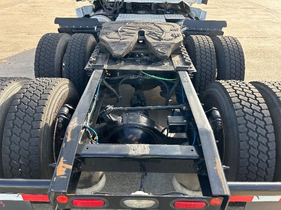 Day Cab Tractor-Heavy Duty Tractors-Freightliner-2019-Cascadia 11364ST-Memphis-TN-121,389\n\t\tmiles-$ 53,000 - Image 6