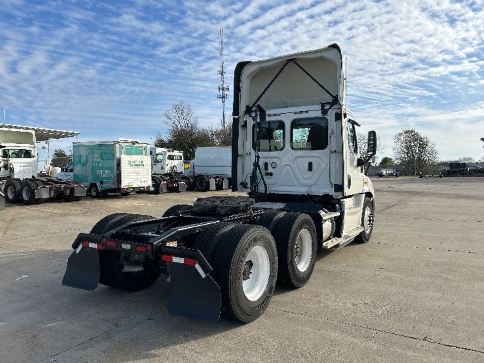 Day Cab Tractor-Heavy Duty Tractors-Freightliner-2019-Cascadia 11364ST-Memphis-TN-121,389\n\t\tmiles-$ 53,000 - Image 7