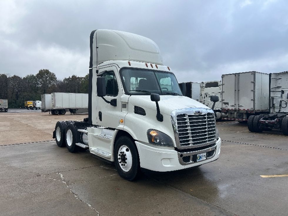 Day Cab Tractor-Heavy Duty Tractors-Freightliner-2019-Cascadia 11364ST-Memphis-TN-139,571\n\t\tmiles-$ 53,000 - Image 1