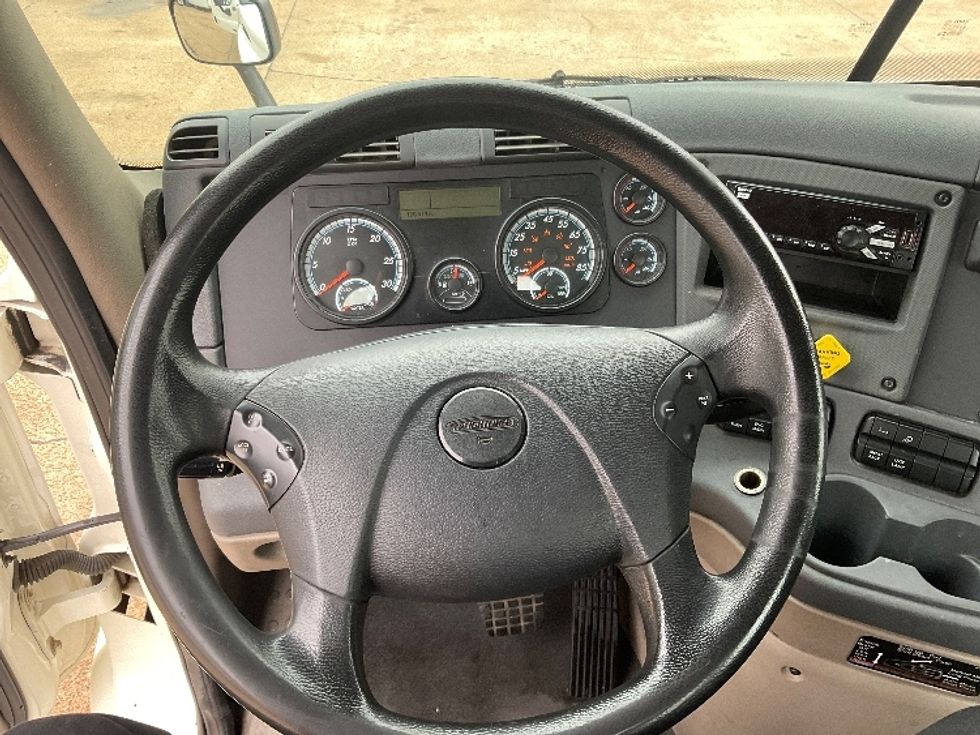 Day Cab Tractor-Heavy Duty Tractors-Freightliner-2019-Cascadia 11364ST-Memphis-TN-139,571\n\t\tmiles-$ 53,000 - Image 11