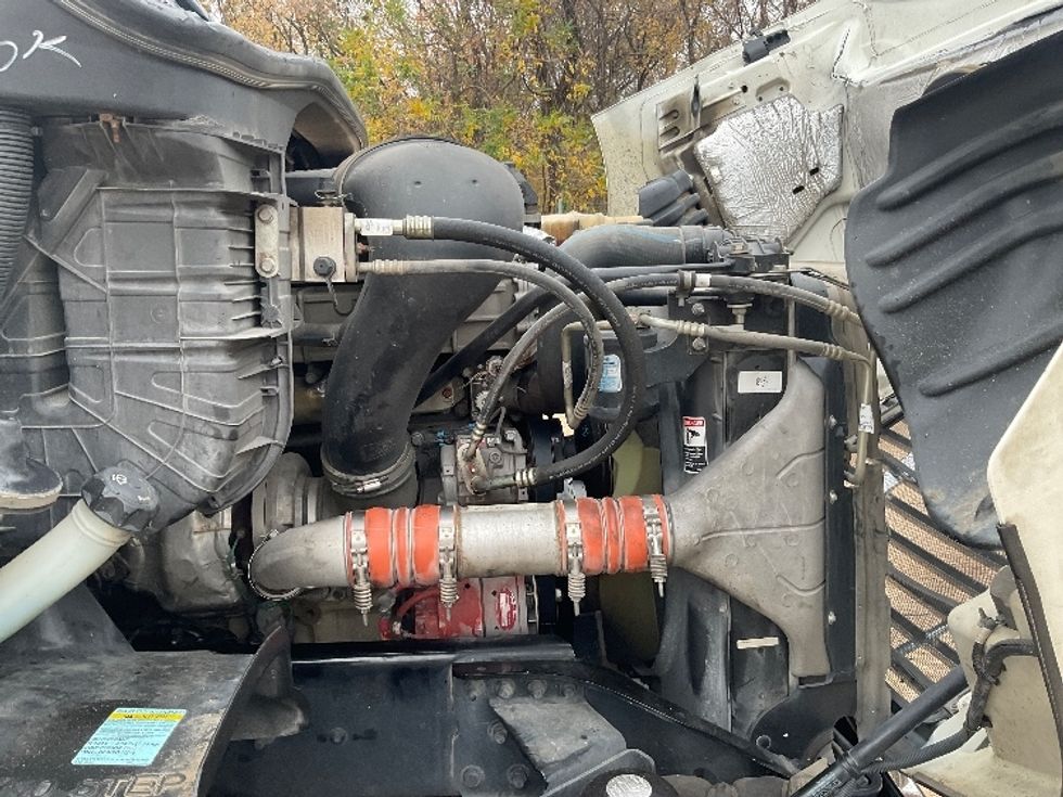 Day Cab Tractor-Heavy Duty Tractors-Freightliner-2019-Cascadia 11364ST-Memphis-TN-139,571\n\t\tmiles-$ 53,000 - Image 15