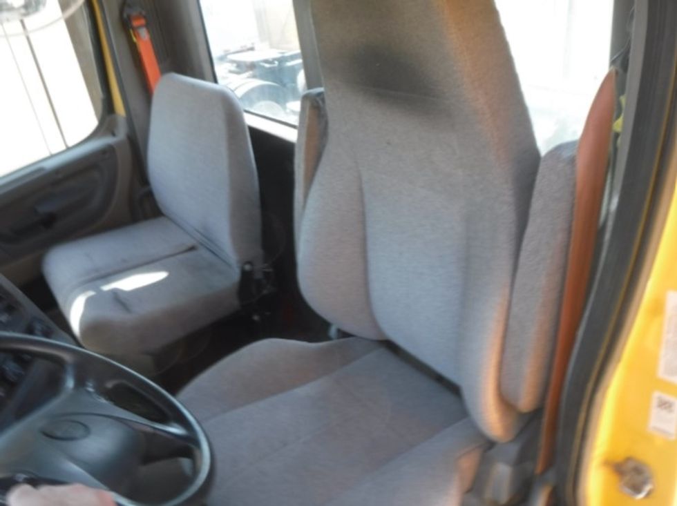 Day Cab Tractor-Heavy Duty Tractors-Freightliner-2019-Cascadia 11364ST-Milwaukee-WI-316,800\n\t\tmiles-$ 39,500 - Image 13