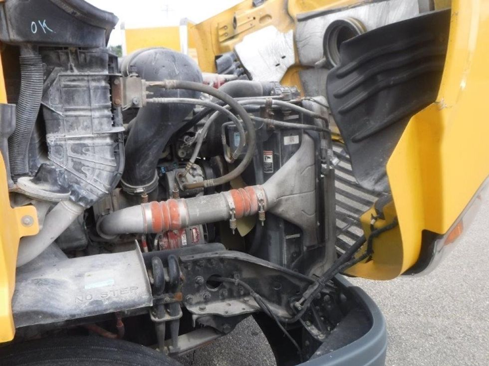 Day Cab Tractor-Heavy Duty Tractors-Freightliner-2019-Cascadia 11364ST-Milwaukee-WI-316,800\n\t\tmiles-$ 39,500 - Image 14