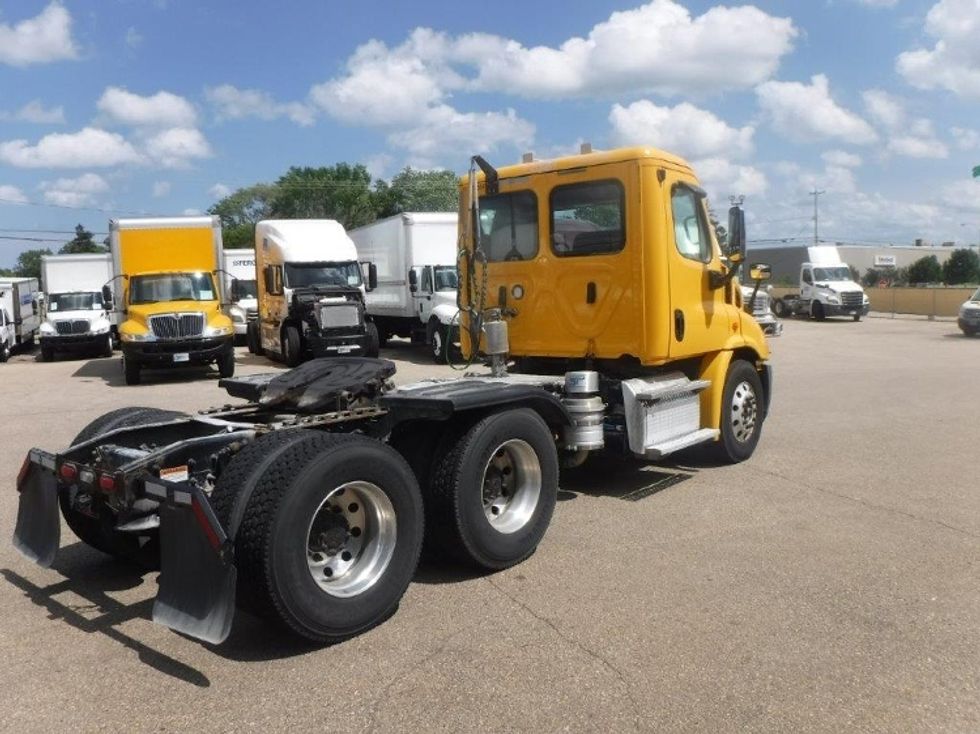 Day Cab Tractor-Heavy Duty Tractors-Freightliner-2019-Cascadia 11364ST-Milwaukee-WI-316,800\n\t\tmiles-$ 39,500 - Image 5