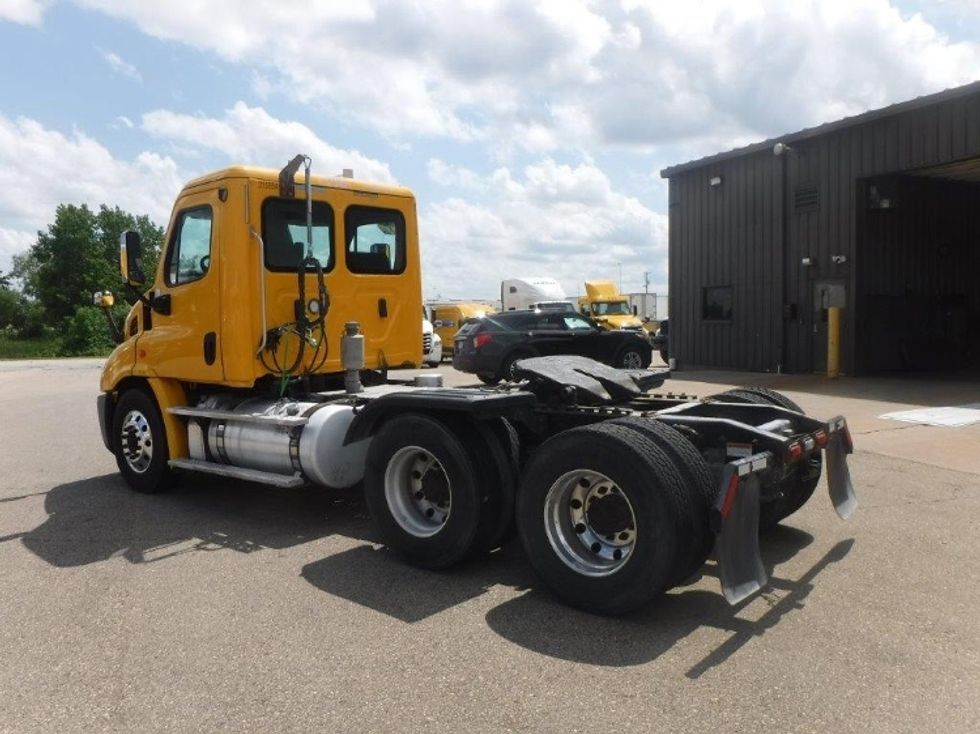 Day Cab Tractor-Heavy Duty Tractors-Freightliner-2019-Cascadia 11364ST-Milwaukee-WI-316,800\n\t\tmiles-$ 39,500 - Image 6