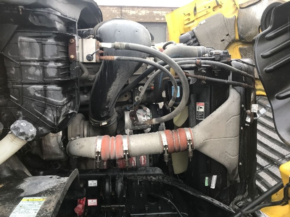 Day Cab Tractor-Heavy Duty Tractors-Freightliner-2019-Cascadia 11364ST-Milwaukee-WI-487,755\n\t\tmiles-$ 33,250 - Image 14