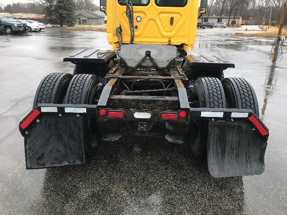 Day Cab Tractor-Heavy Duty Tractors-Freightliner-2019-Cascadia 11364ST-Milwaukee-WI-487,755\n\t\tmiles-$ 33,250 - Image 6