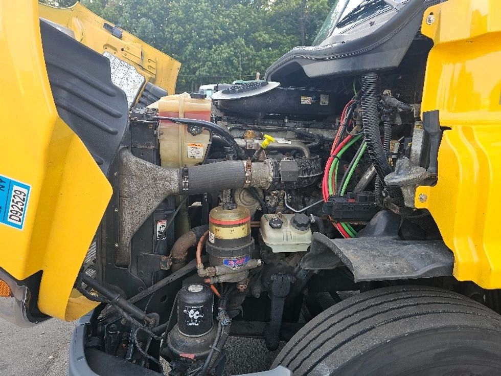 Day Cab Tractor-Heavy Duty Tractors-Freightliner-2019-Cascadia 11364ST-Monmouth Junction-NJ-406,252\n\t\tmiles-$ 29,500 - Image 16
