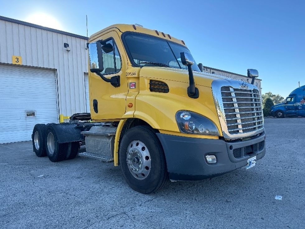 Day Cab Tractor-Heavy Duty Tractors-Freightliner-2019-Cascadia 11364ST-Mount Juliet-TN-486,383\n\t\tmiles-$ 38,500 - Image 1