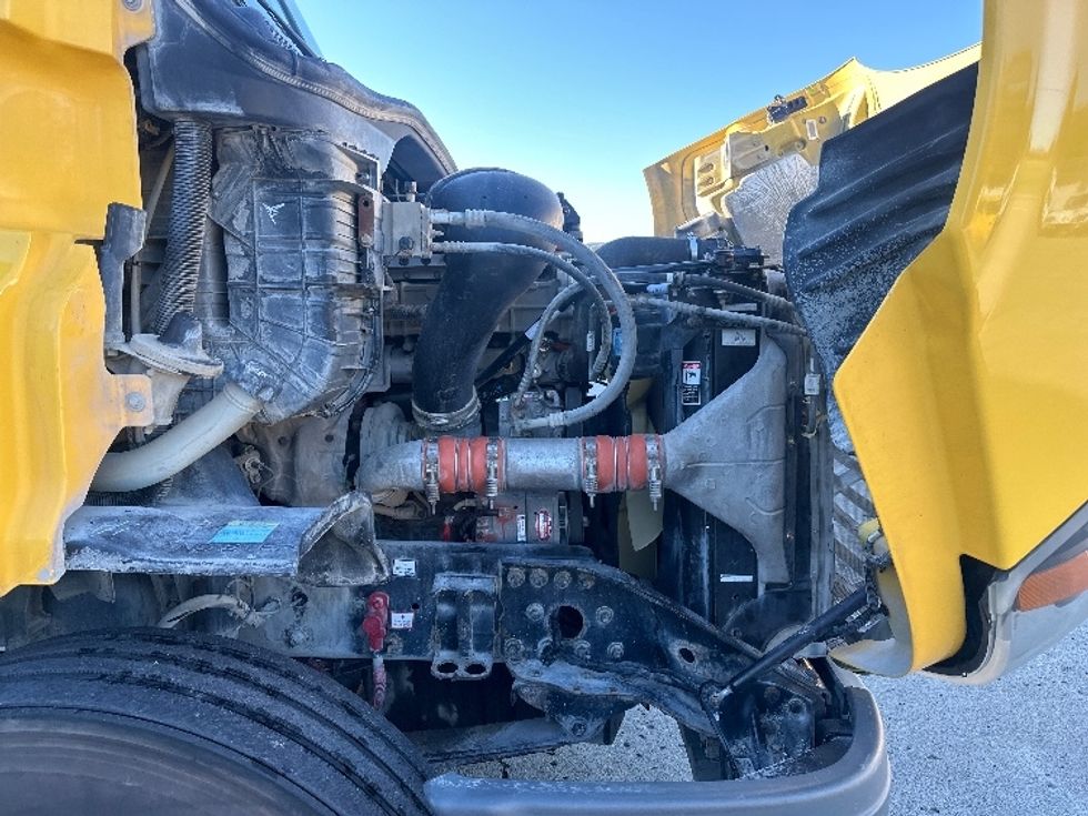 Day Cab Tractor-Heavy Duty Tractors-Freightliner-2019-Cascadia 11364ST-Mount Juliet-TN-486,383\n\t\tmiles-$ 38,500 - Image 15