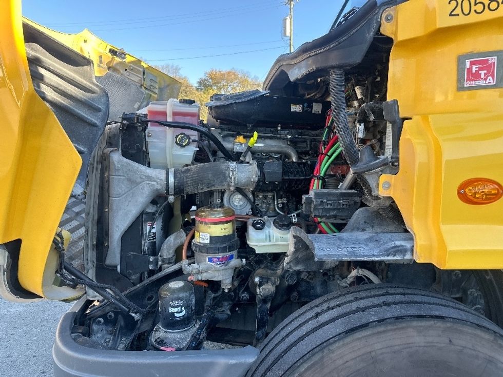 Day Cab Tractor-Heavy Duty Tractors-Freightliner-2019-Cascadia 11364ST-Mount Juliet-TN-486,383\n\t\tmiles-$ 38,500 - Image 16