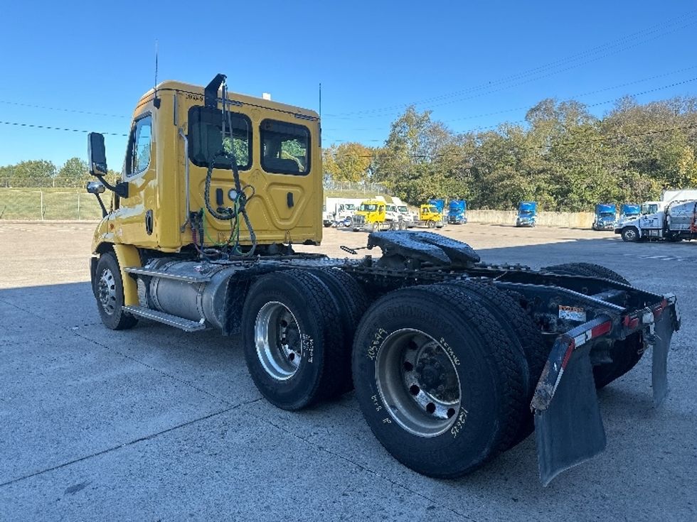 Day Cab Tractor-Heavy Duty Tractors-Freightliner-2019-Cascadia 11364ST-Mount Juliet-TN-486,383\n\t\tmiles-$ 38,500 - Image 5