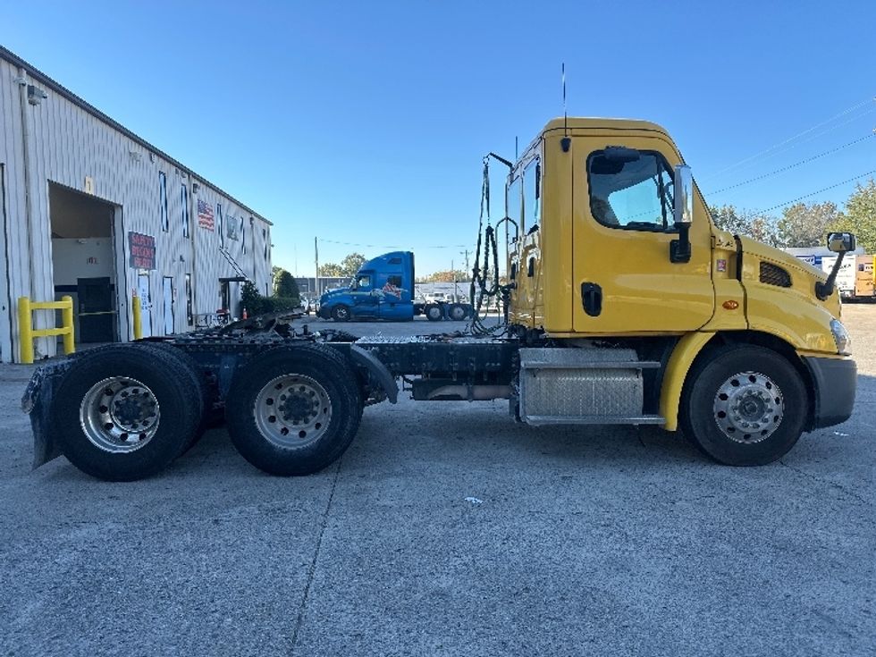Day Cab Tractor-Heavy Duty Tractors-Freightliner-2019-Cascadia 11364ST-Mount Juliet-TN-486,383\n\t\tmiles-$ 38,500 - Image 8