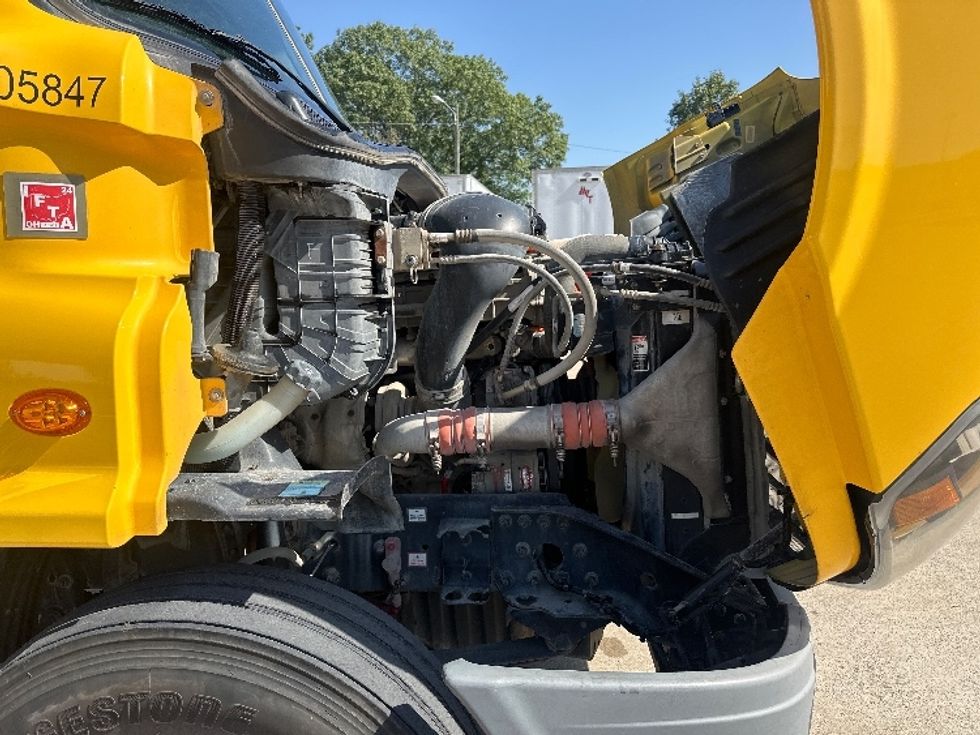 Day Cab Tractor-Heavy Duty Tractors-Freightliner-2019-Cascadia 11364ST-Mount Juliet-TN-516,124\n\t\tmiles-$ 35,500 - Image 15