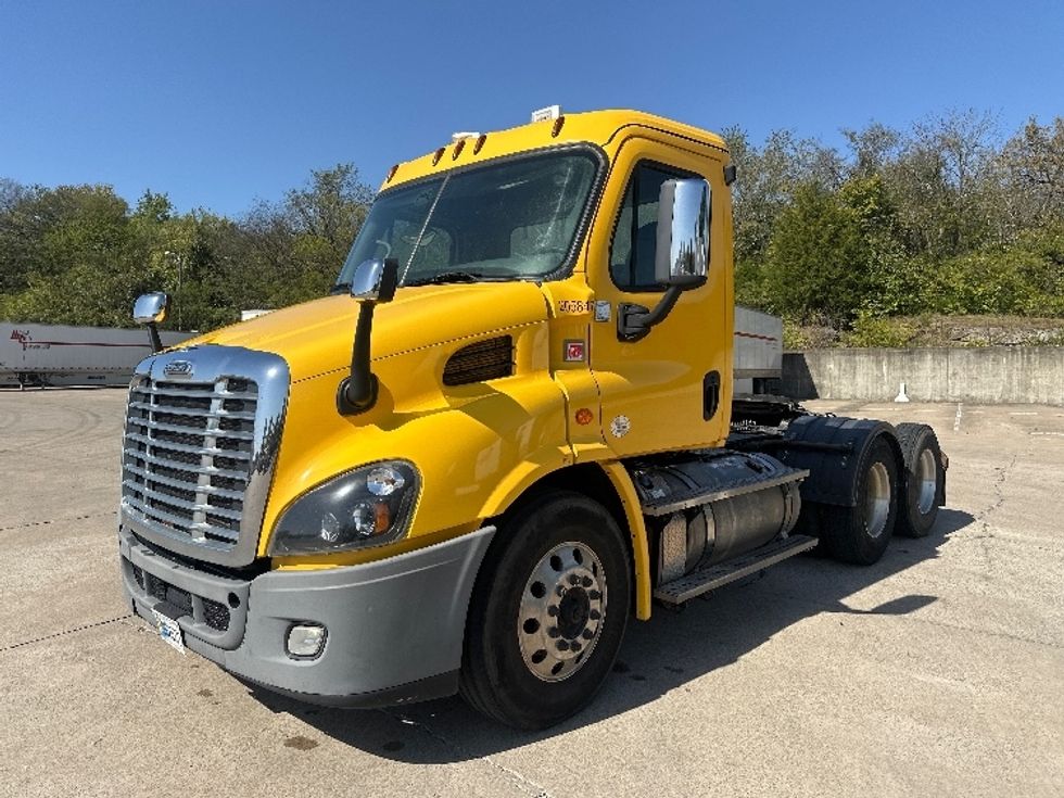 Day Cab Tractor-Heavy Duty Tractors-Freightliner-2019-Cascadia 11364ST-Mount Juliet-TN-516,124\n\t\tmiles-$ 35,500 - Image 3