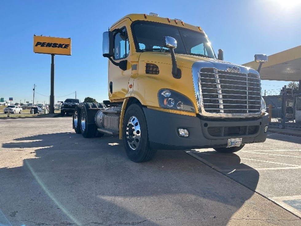 Day Cab Tractor-Heavy Duty Tractors-Freightliner-2019-Cascadia 11364ST-Oklahoma City-OK-525,507\n\t\tmiles-$ 26,500 - Image 1