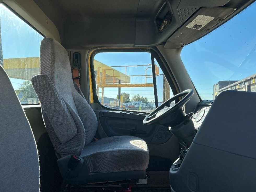 Day Cab Tractor-Heavy Duty Tractors-Freightliner-2019-Cascadia 11364ST-Oklahoma City-OK-525,507\n\t\tmiles-$ 26,500 - Image 14