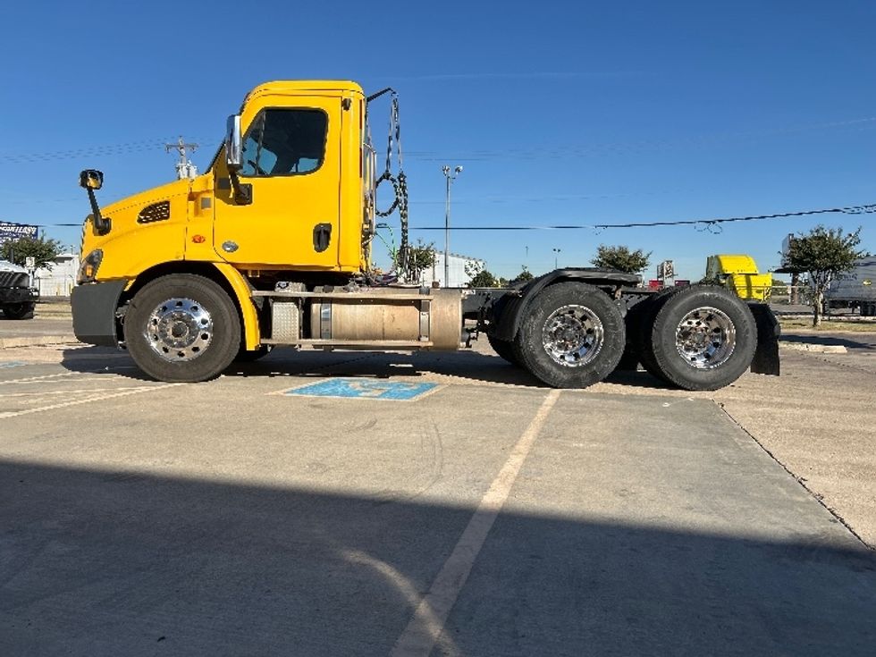 Day Cab Tractor-Heavy Duty Tractors-Freightliner-2019-Cascadia 11364ST-Oklahoma City-OK-525,507\n\t\tmiles-$ 26,500 - Image 4