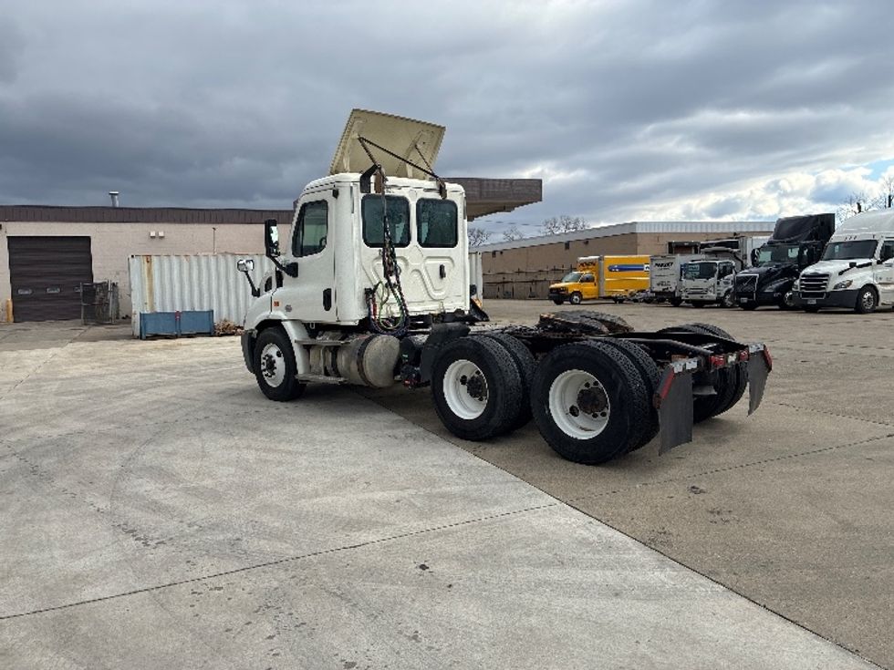 Day Cab Tractor-Heavy Duty Tractors-Freightliner-2019-Cascadia 11364ST-Parkersburg-WV-412,230\n\t\tmiles-$ 33,750 - Image 5