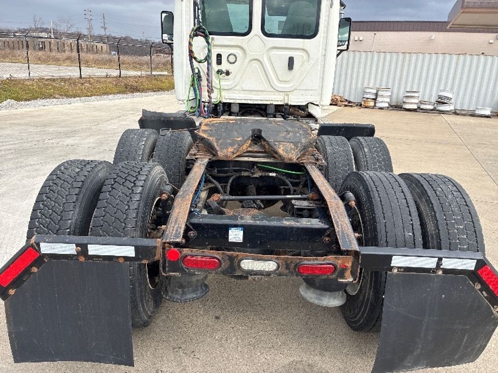 Day Cab Tractor-Heavy Duty Tractors-Freightliner-2019-Cascadia 11364ST-Parkersburg-WV-412,230\n\t\tmiles-$ 33,750 - Image 6