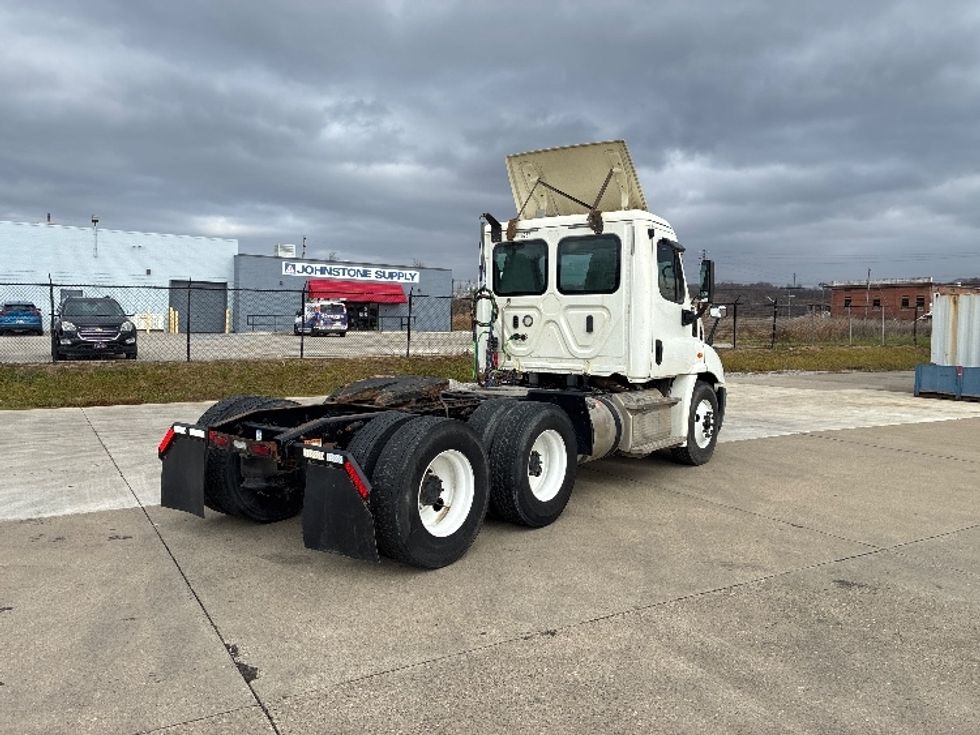 Day Cab Tractor-Heavy Duty Tractors-Freightliner-2019-Cascadia 11364ST-Parkersburg-WV-412,230\n\t\tmiles-$ 33,750 - Image 7