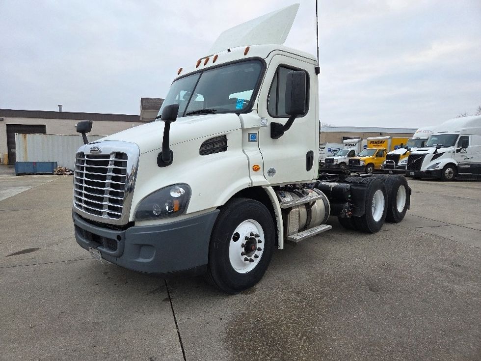 Day Cab Tractor-Heavy Duty Tractors-Freightliner-2019-Cascadia 11364ST-Parkersburg-WV-613,378\n\t\tmiles-$ 22,750 - Image 3