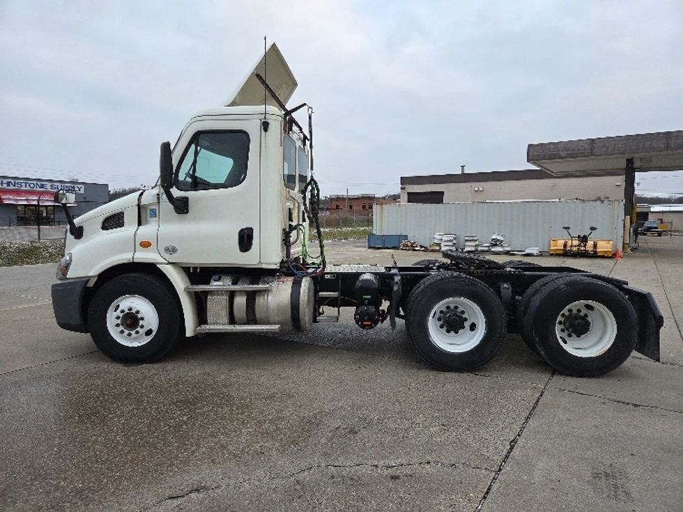 Day Cab Tractor-Heavy Duty Tractors-Freightliner-2019-Cascadia 11364ST-Parkersburg-WV-613,378\n\t\tmiles-$ 22,750 - Image 4