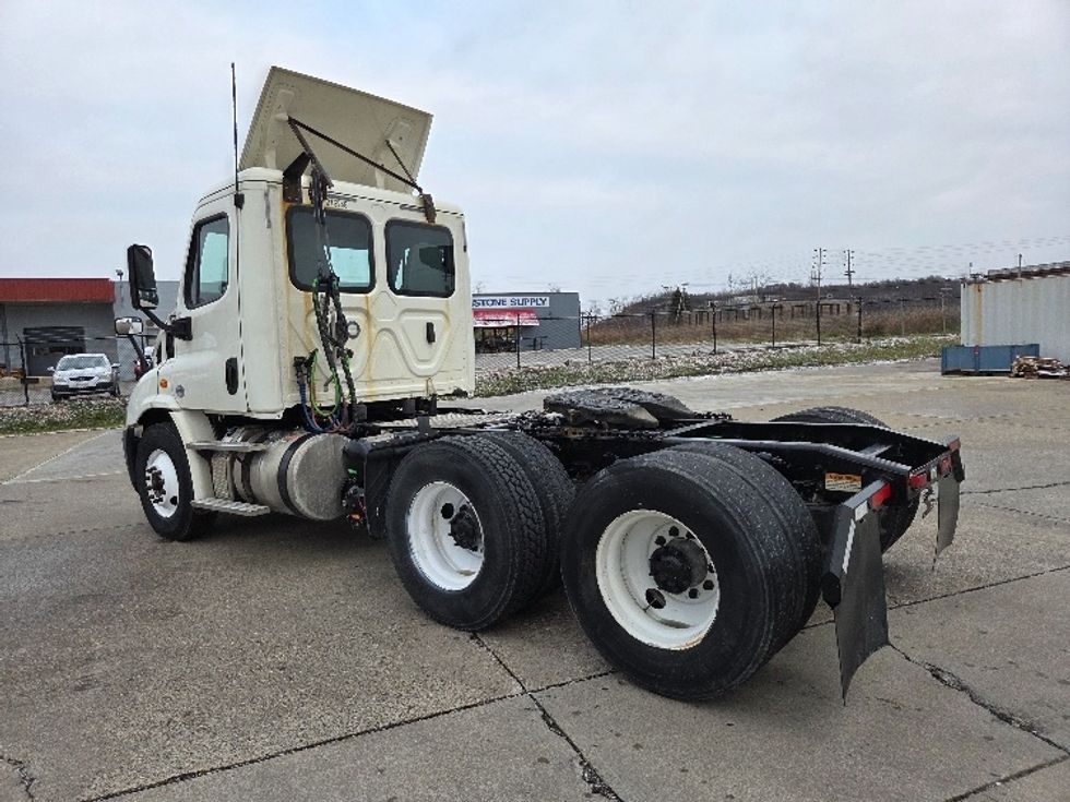 Day Cab Tractor-Heavy Duty Tractors-Freightliner-2019-Cascadia 11364ST-Parkersburg-WV-613,378\n\t\tmiles-$ 22,750 - Image 5