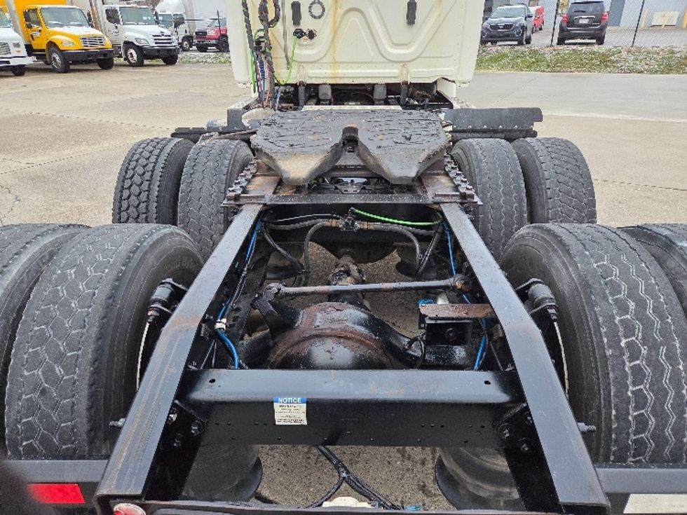 Day Cab Tractor-Heavy Duty Tractors-Freightliner-2019-Cascadia 11364ST-Parkersburg-WV-613,378\n\t\tmiles-$ 22,750 - Image 6