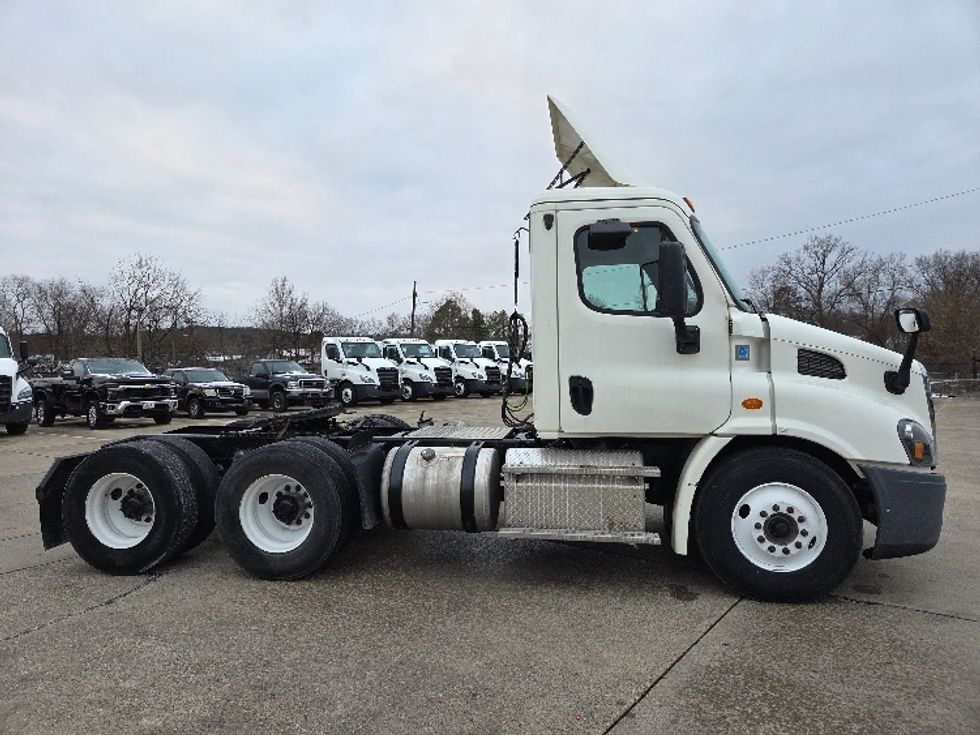 Day Cab Tractor-Heavy Duty Tractors-Freightliner-2019-Cascadia 11364ST-Parkersburg-WV-613,378\n\t\tmiles-$ 22,750 - Image 8