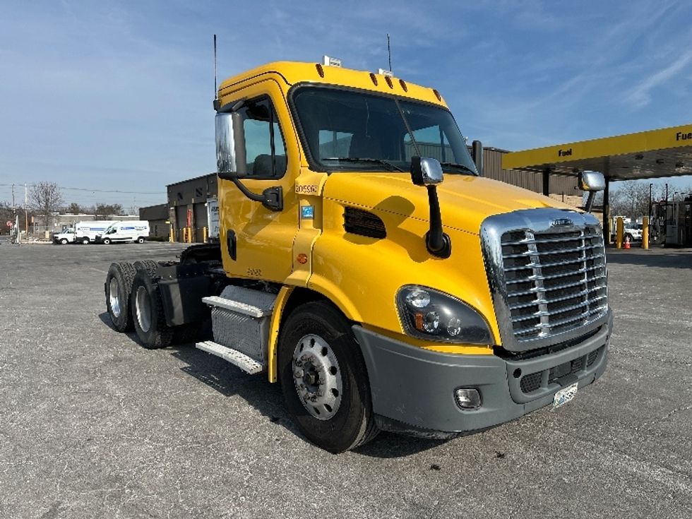 Day Cab Tractor-Heavy Duty Tractors-Freightliner-2019-Cascadia 11364ST-Parsippany-NJ-432,075\n\t\tmiles-$ 36,250 - Image 1
