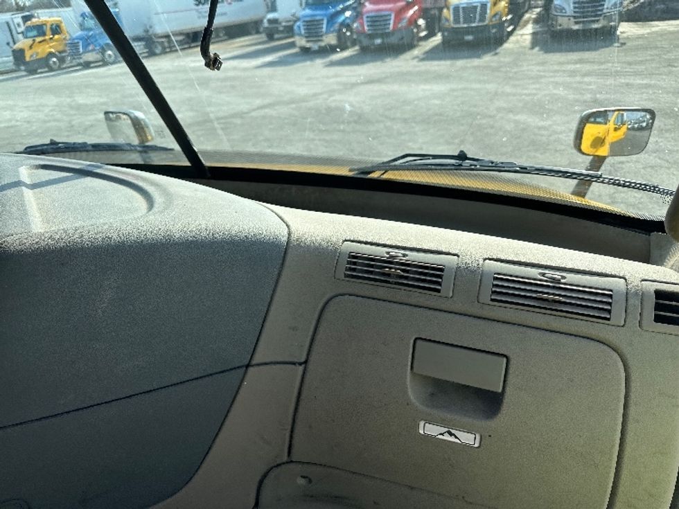 Day Cab Tractor-Heavy Duty Tractors-Freightliner-2019-Cascadia 11364ST-Parsippany-NJ-432,075\n\t\tmiles-$ 36,250 - Image 13