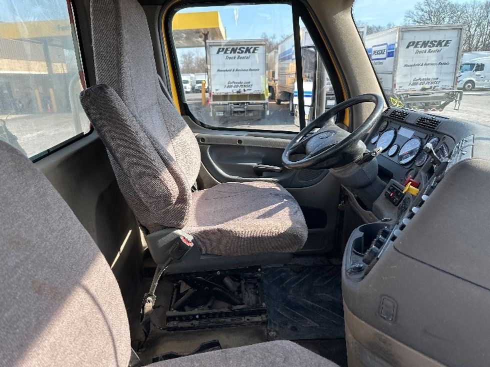 Day Cab Tractor-Heavy Duty Tractors-Freightliner-2019-Cascadia 11364ST-Parsippany-NJ-432,075\n\t\tmiles-$ 36,250 - Image 14