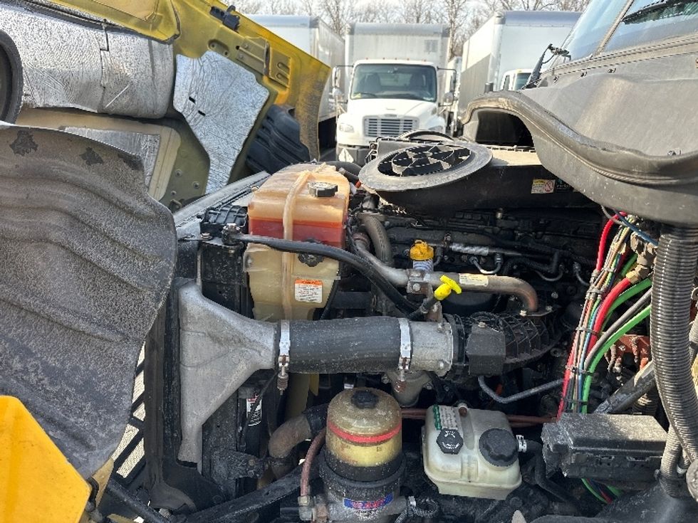 Day Cab Tractor-Heavy Duty Tractors-Freightliner-2019-Cascadia 11364ST-Parsippany-NJ-432,075\n\t\tmiles-$ 36,250 - Image 16