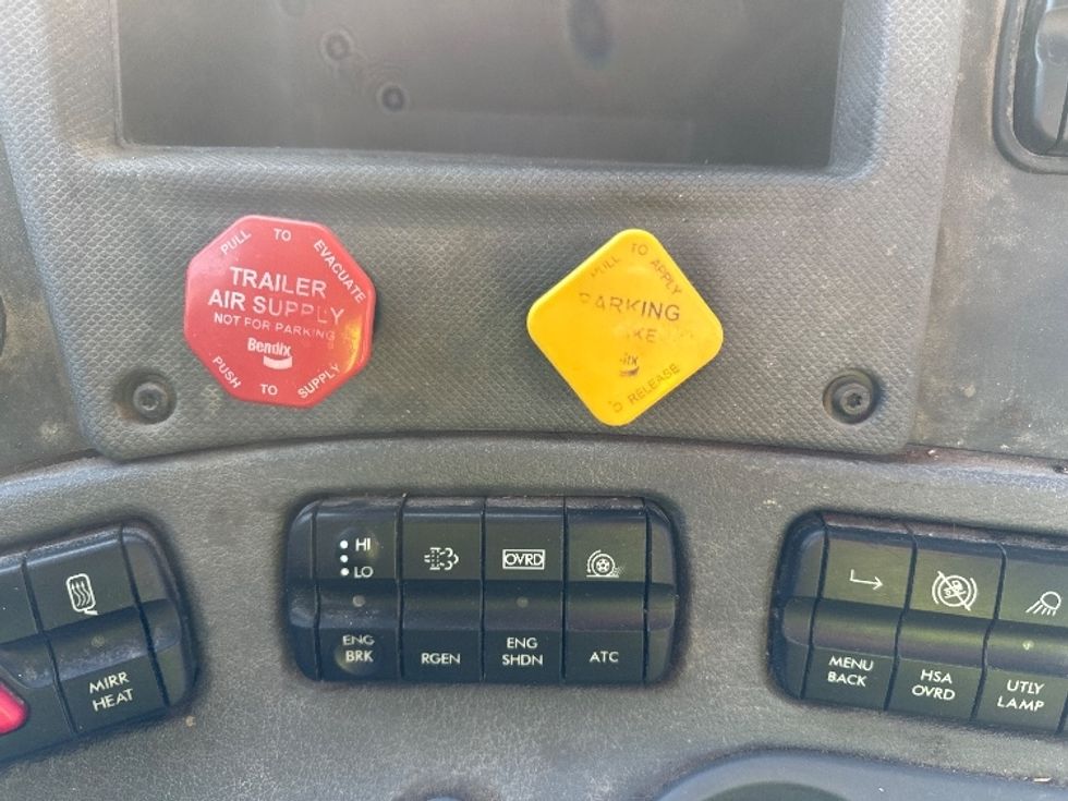 Day Cab Tractor-Heavy Duty Tractors-Freightliner-2019-Cascadia 11364ST-Parsippany-NJ-432,075\n\t\tmiles-$ 36,250 - Image 17