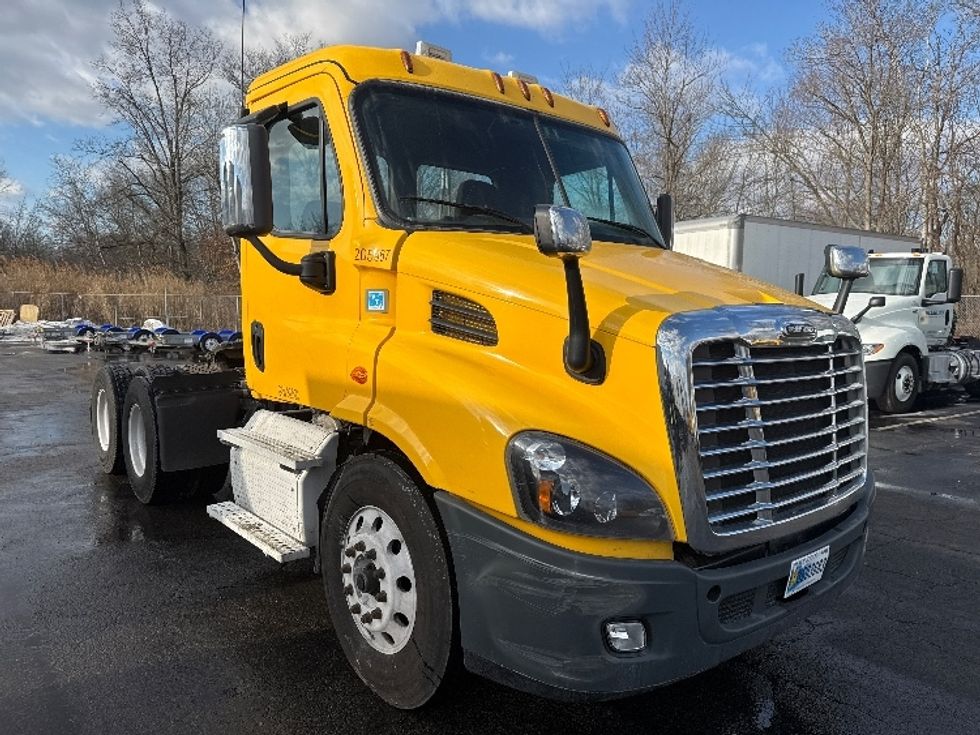 Day Cab Tractor-Heavy Duty Tractors-Freightliner-2019-Cascadia 11364ST-Parsippany-NJ-461,323\n\t\tmiles-$ 34,750 - Image 1