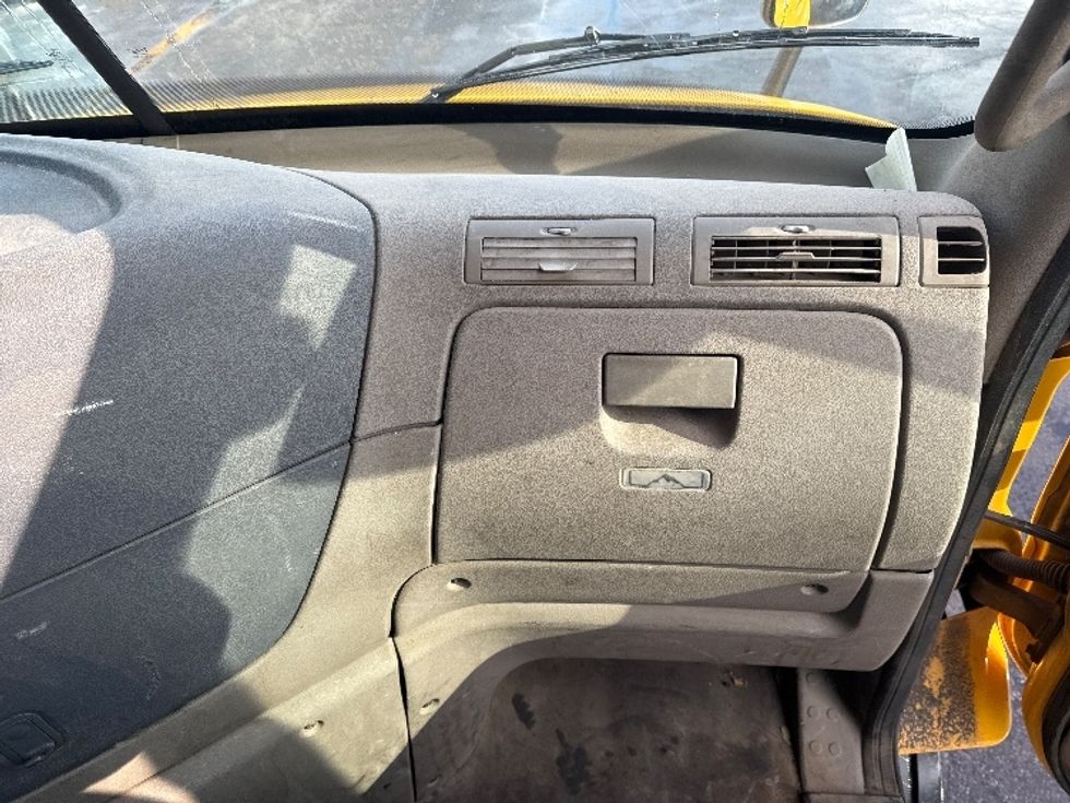 Day Cab Tractor-Heavy Duty Tractors-Freightliner-2019-Cascadia 11364ST-Parsippany-NJ-461,323\n\t\tmiles-$ 34,750 - Image 13