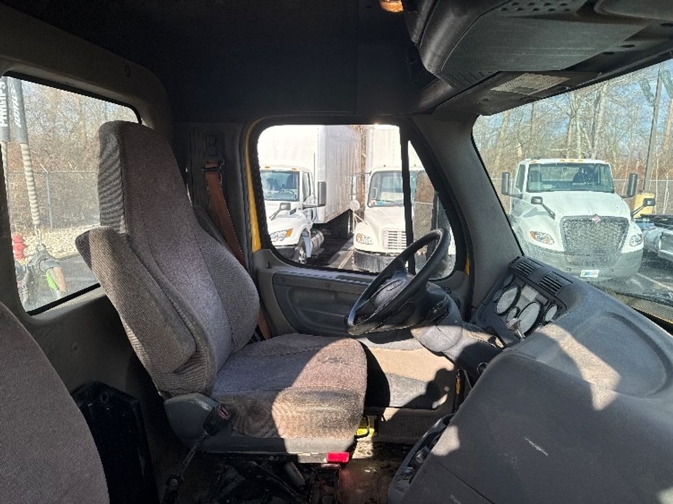 Day Cab Tractor-Heavy Duty Tractors-Freightliner-2019-Cascadia 11364ST-Parsippany-NJ-461,323\n\t\tmiles-$ 34,750 - Image 14