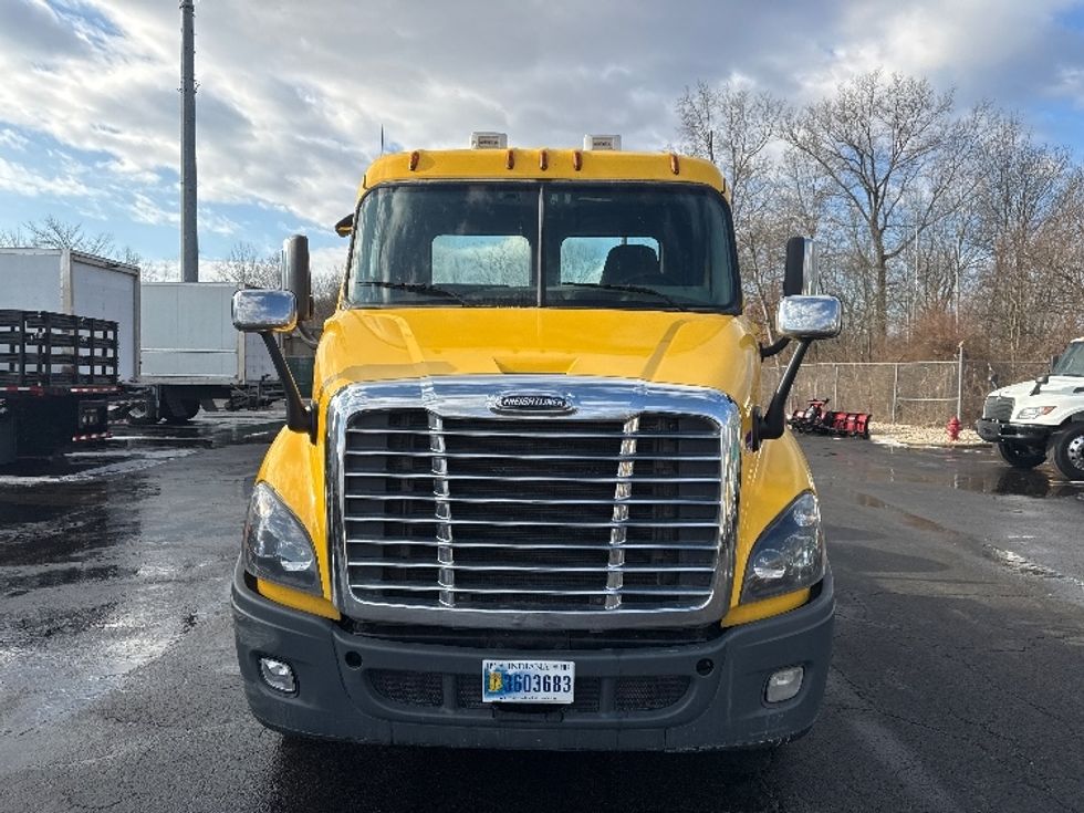 Day Cab Tractor-Heavy Duty Tractors-Freightliner-2019-Cascadia 11364ST-Parsippany-NJ-461,323\n\t\tmiles-$ 34,750 - Image 2