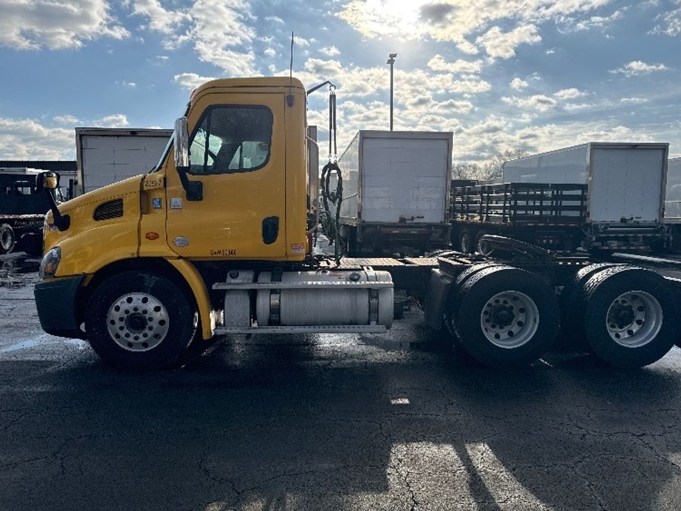 Day Cab Tractor-Heavy Duty Tractors-Freightliner-2019-Cascadia 11364ST-Parsippany-NJ-461,323\n\t\tmiles-$ 34,750 - Image 4