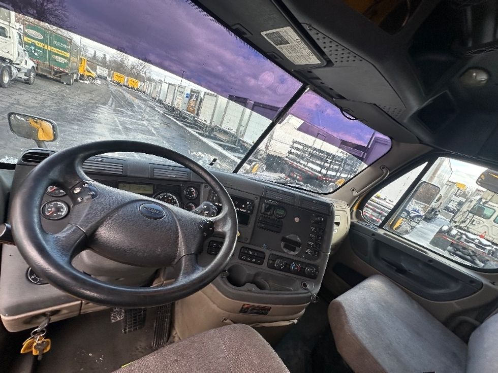 Day Cab Tractor-Heavy Duty Tractors-Freightliner-2019-Cascadia 11364ST-Parsippany-NJ-492,807\n\t\tmiles-$ 33,250 - Image 10