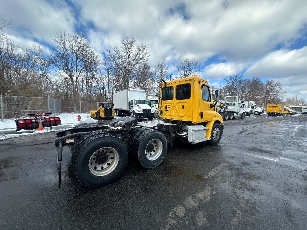 Day Cab Tractor-Heavy Duty Tractors-Freightliner-2019-Cascadia 11364ST-Parsippany-NJ-492,807\n\t\tmiles-$ 33,250 - Image 7