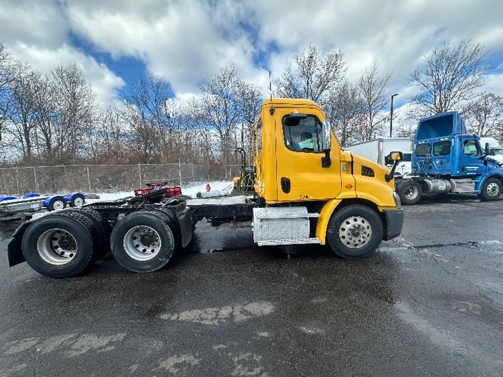 Day Cab Tractor-Heavy Duty Tractors-Freightliner-2019-Cascadia 11364ST-Parsippany-NJ-492,807\n\t\tmiles-$ 33,250 - Image 8