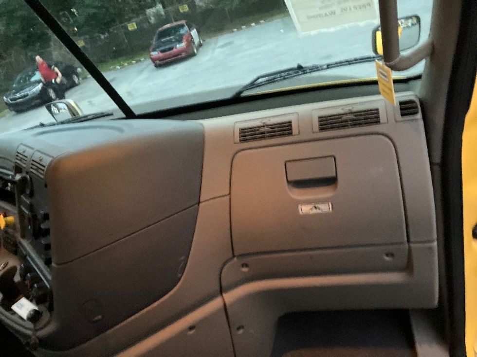 Day Cab Tractor-Heavy Duty Tractors-Freightliner-2019-Cascadia 11364ST-Pensacola-FL-653,897\n\t\tmiles-$ 26,750 - Image 13