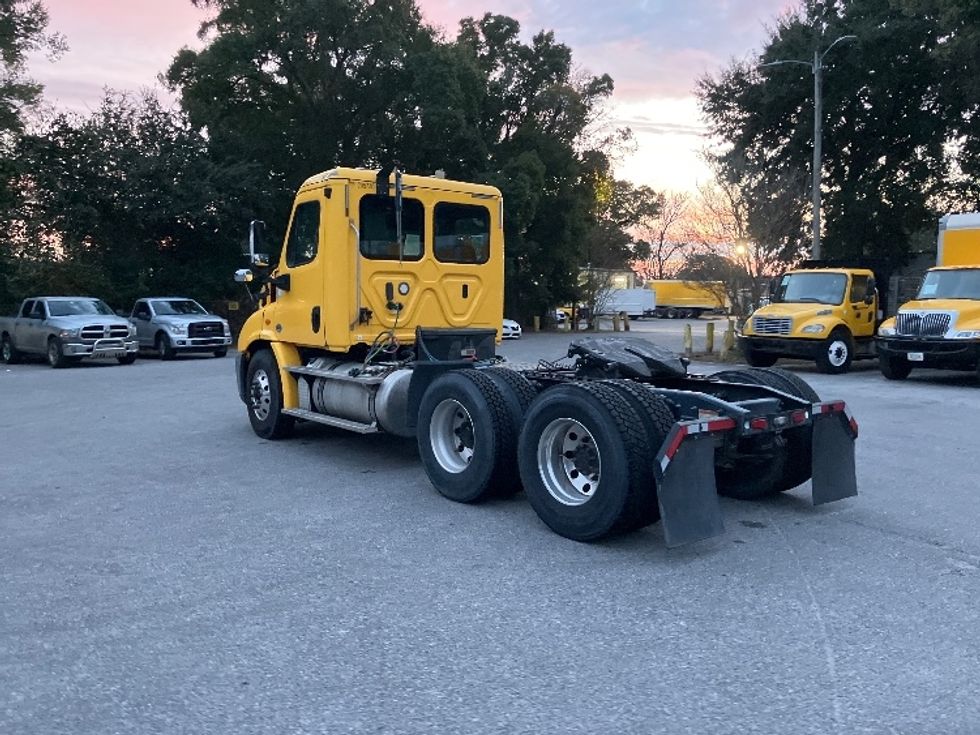 Day Cab Tractor-Heavy Duty Tractors-Freightliner-2019-Cascadia 11364ST-Pensacola-FL-653,897\n\t\tmiles-$ 26,750 - Image 5